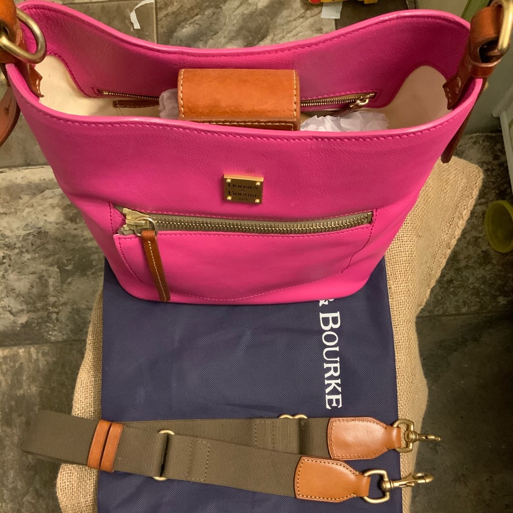 Dooney& Bourke Medium Roxy - Picture 2 of 8